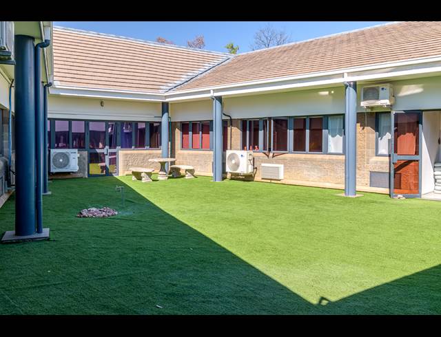 1,610M² OFFICE FOR SALE IN WOODMEAD